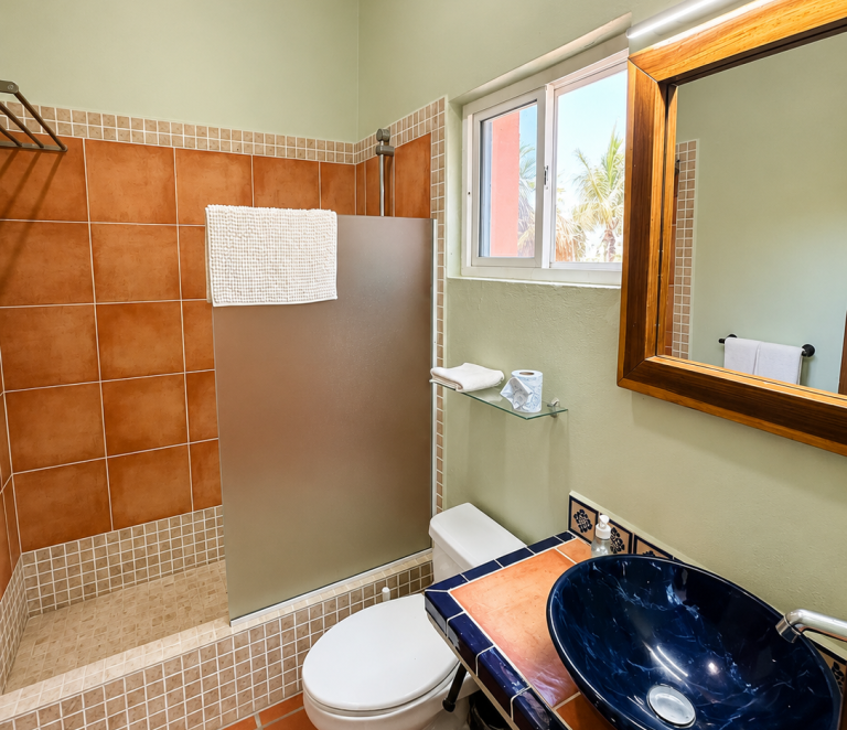 Ensuite Poolside Bedroom